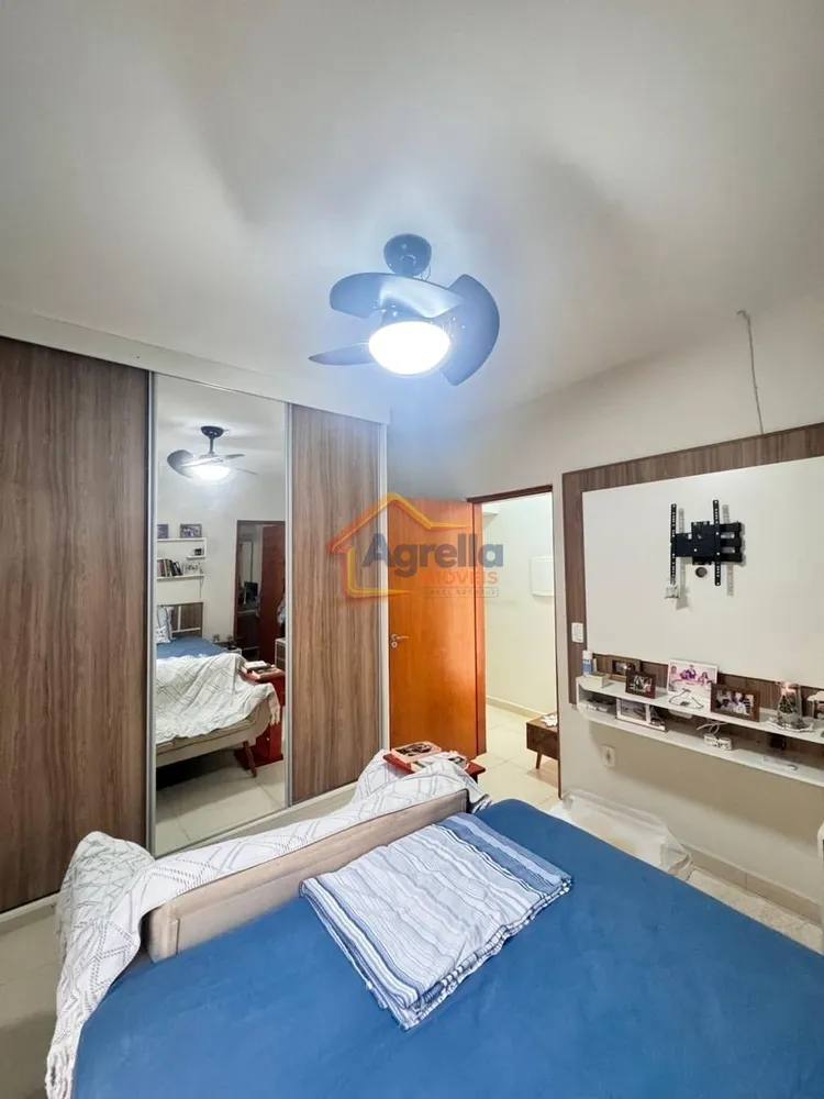 Casa, 3 quartos, 220 m² - Foto 1