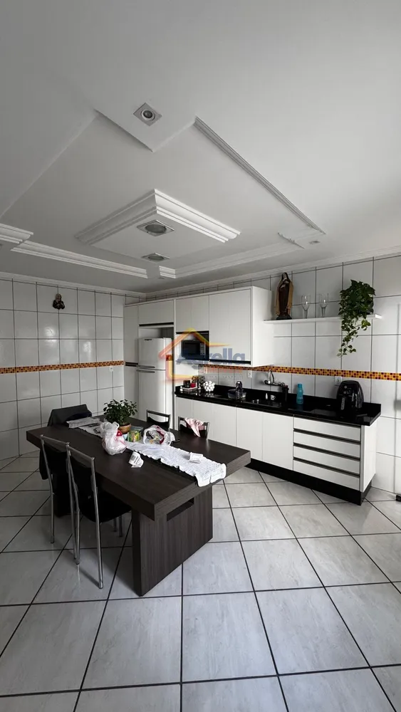 Casa, 3 quartos, 180 m² - Foto 1