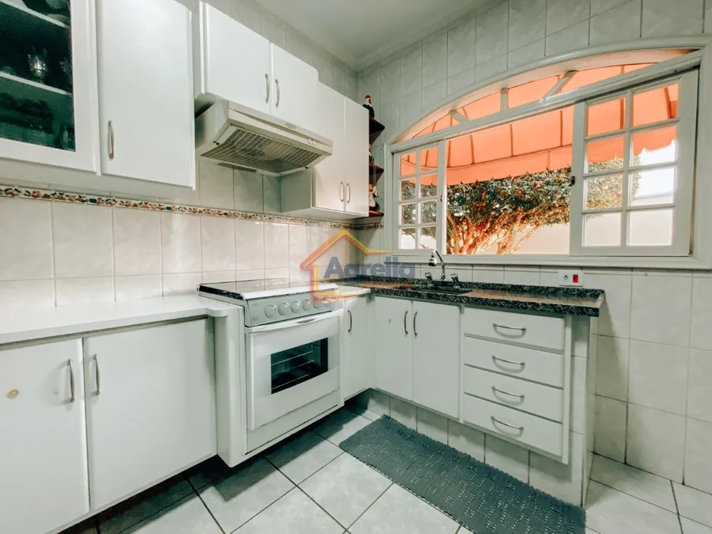 Casa, 3 quartos, 136 m² - Foto 2