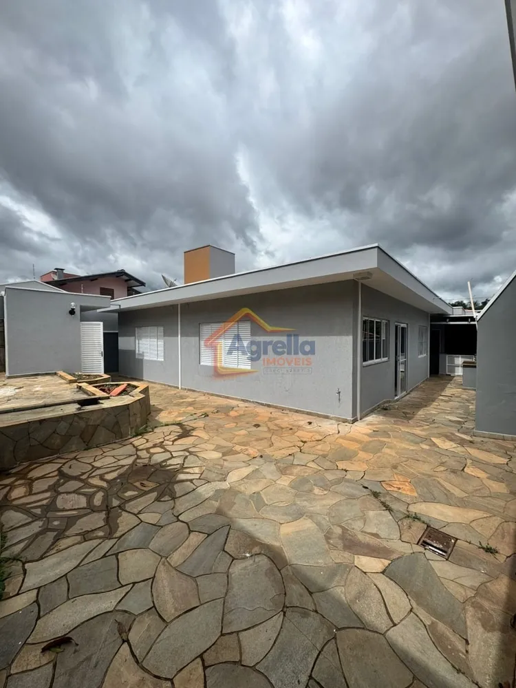 Casa, 3 quartos, 240 m² - Foto 1