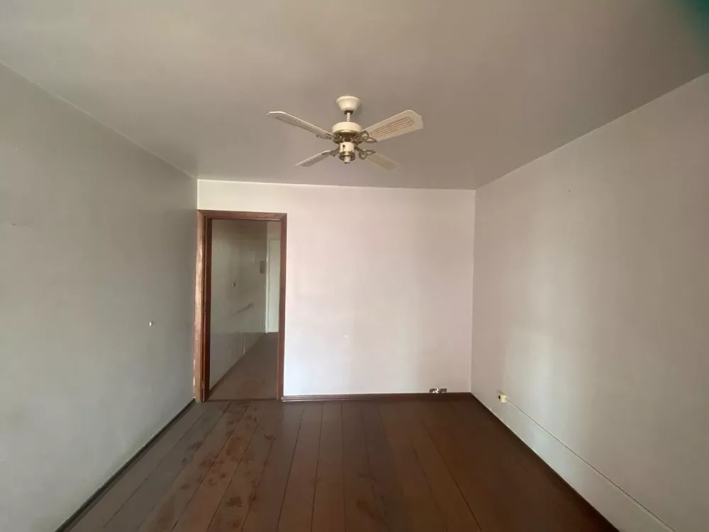 Apartamento à venda com 3 quartos, 95m² - Foto 2