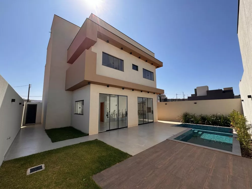 Casa à venda com 3 quartos, 250m² - Foto 2