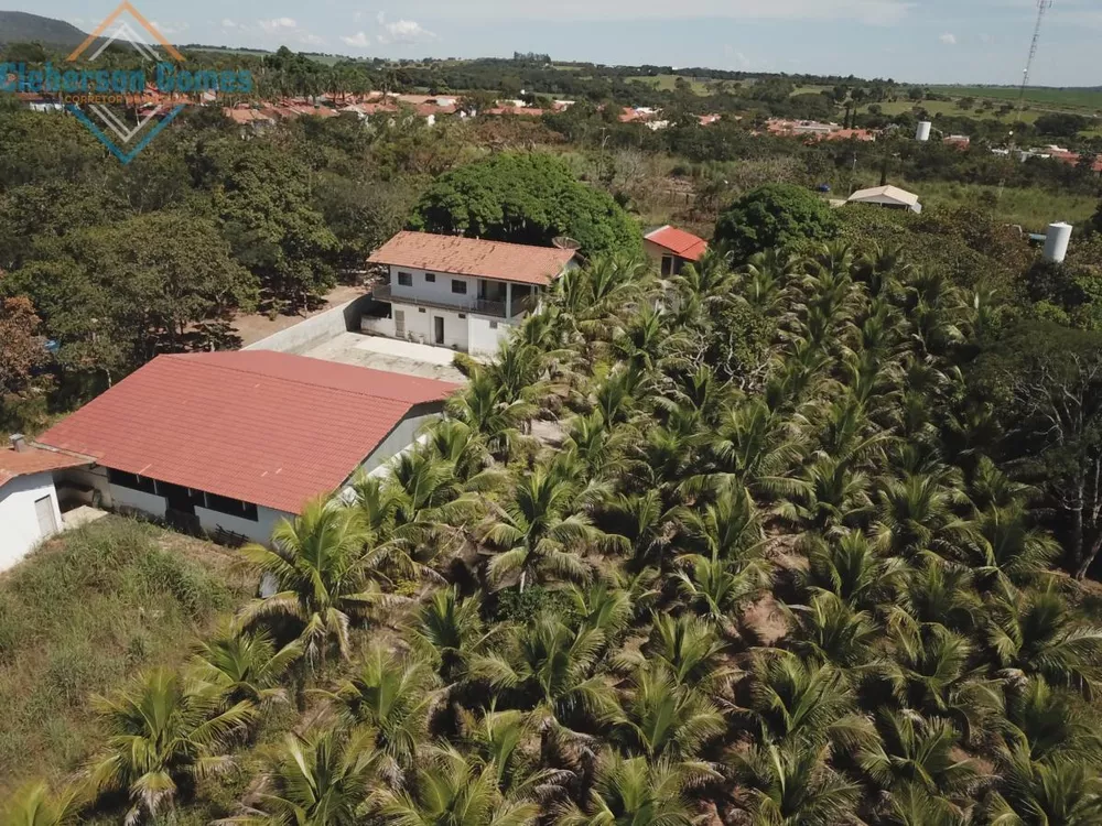 Chácara, 4 quartos, 2280 m² - Foto 1