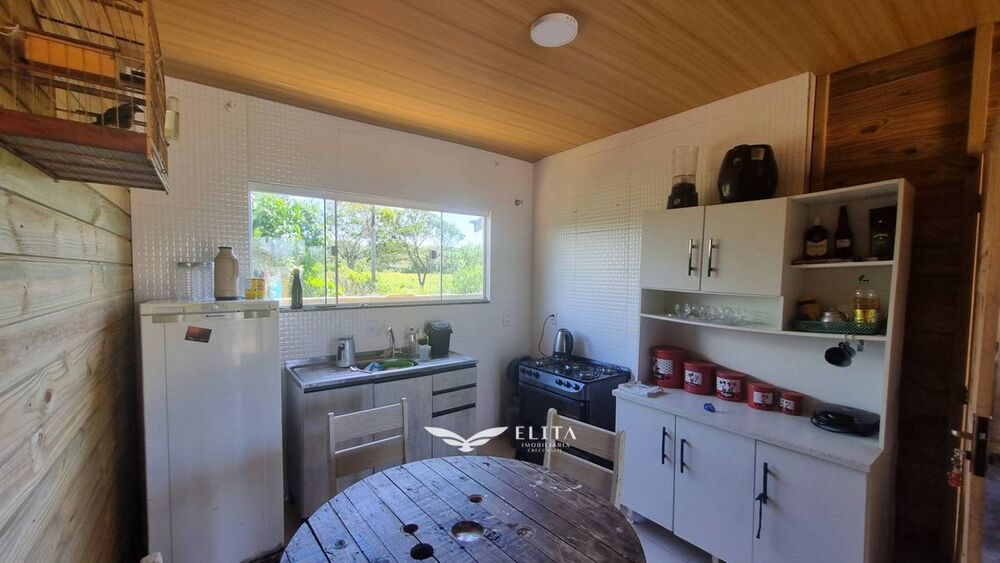 Casa à venda com 3 quartos, 92m² - Foto 2