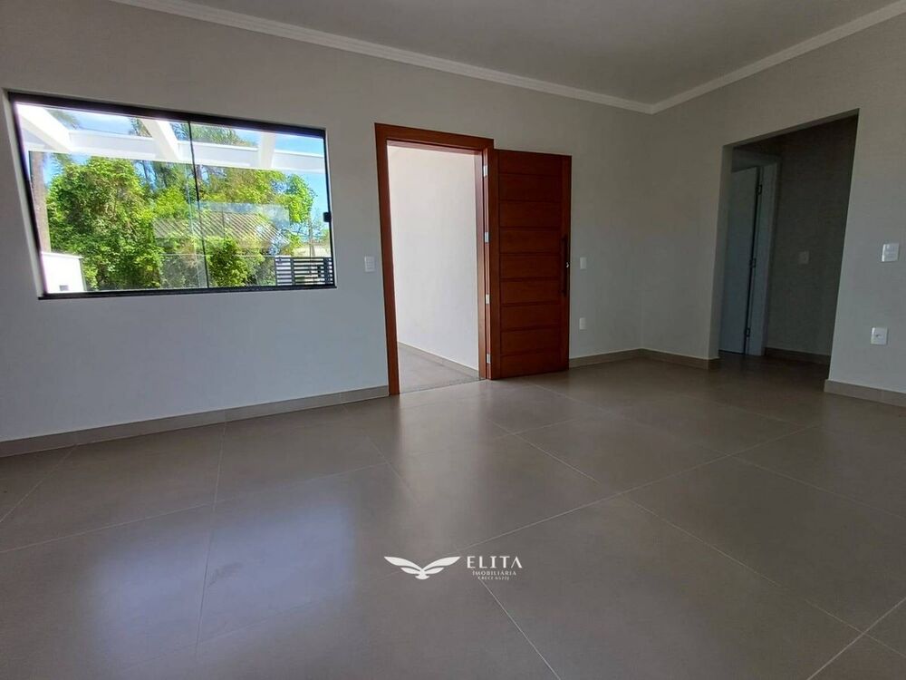 Casa à venda com 2 quartos, 61m² - Foto 3