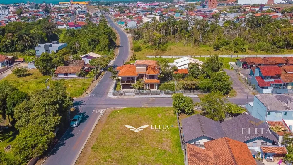 Sobrado, 3 quartos, 253 m² - Foto 1