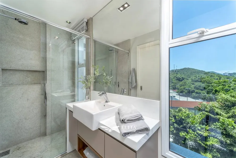 Apartamento, 3 quartos, 166 m² - Foto 1