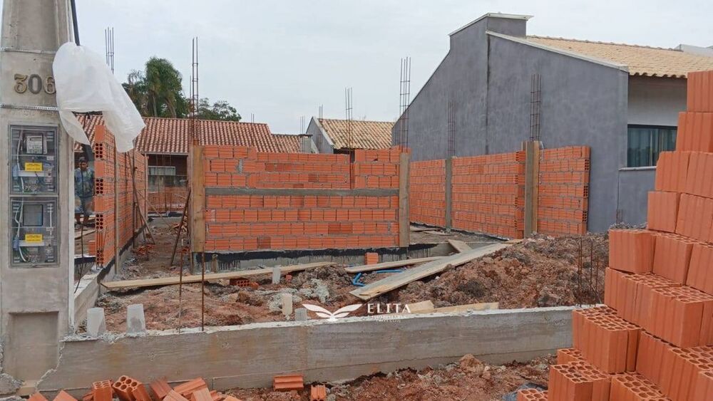 Casa à venda com 2 quartos, 43m² - Foto 2