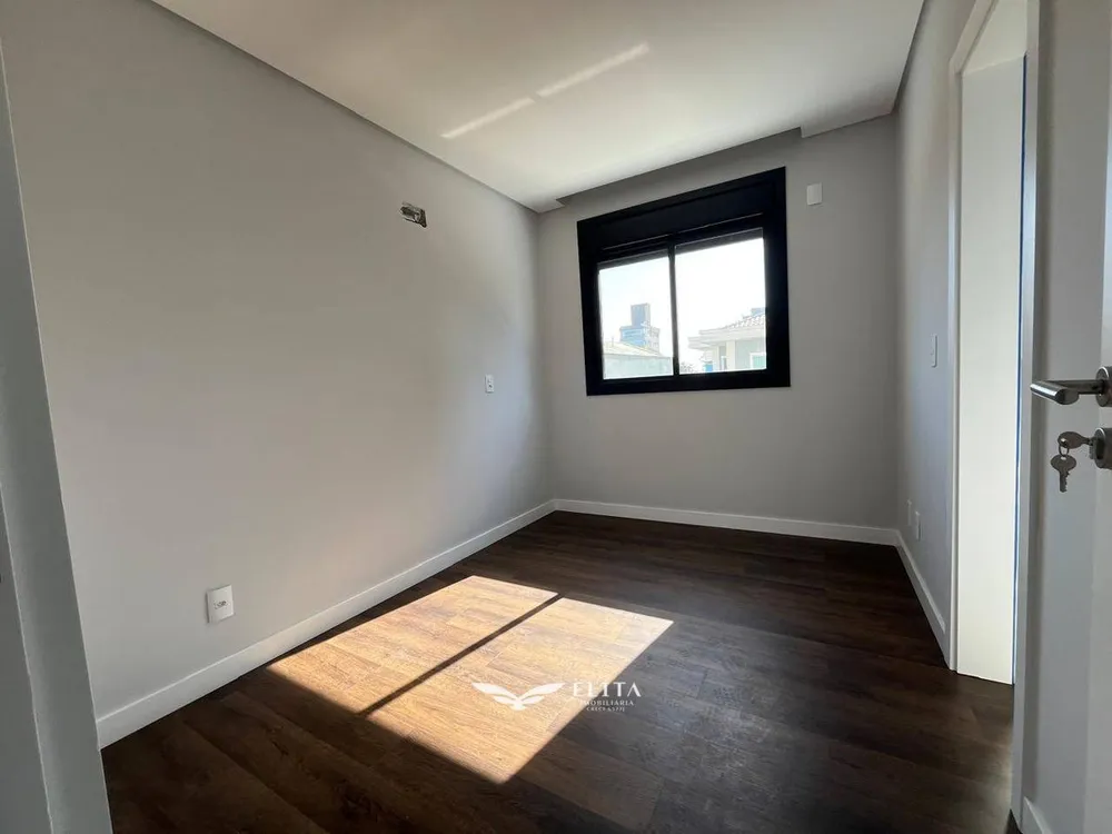 Apartamento, 3 quartos, 100 m² - Foto 2