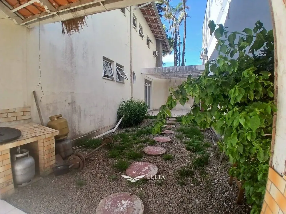 Sobrado, 7 quartos, 400 m² - Foto 16