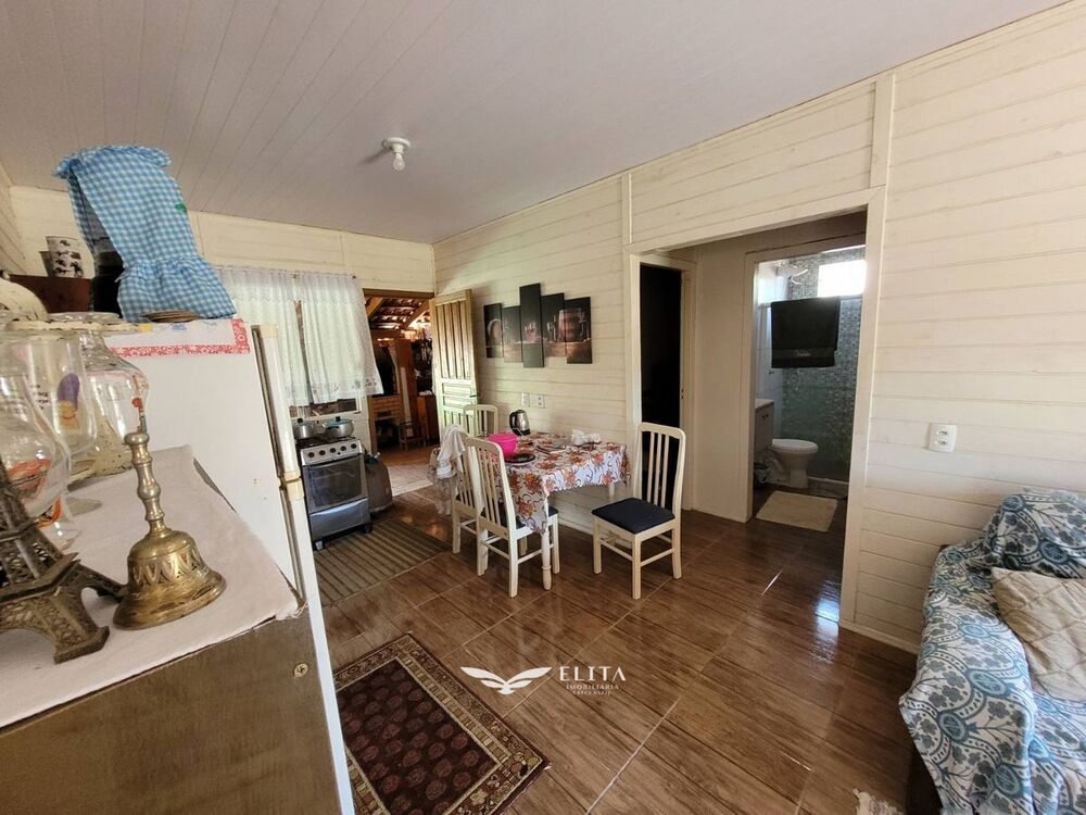 Casa à venda com 2 quartos, 100m² - Foto 3
