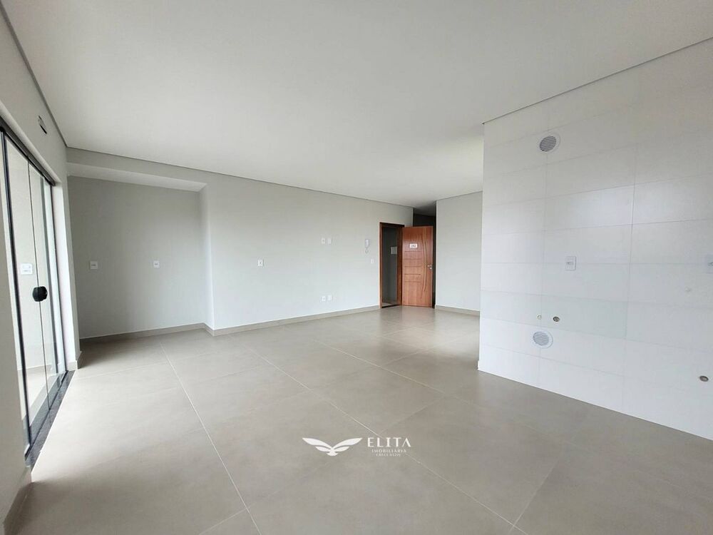 Apartamento à venda com 2 quartos, 82m² - Foto 2
