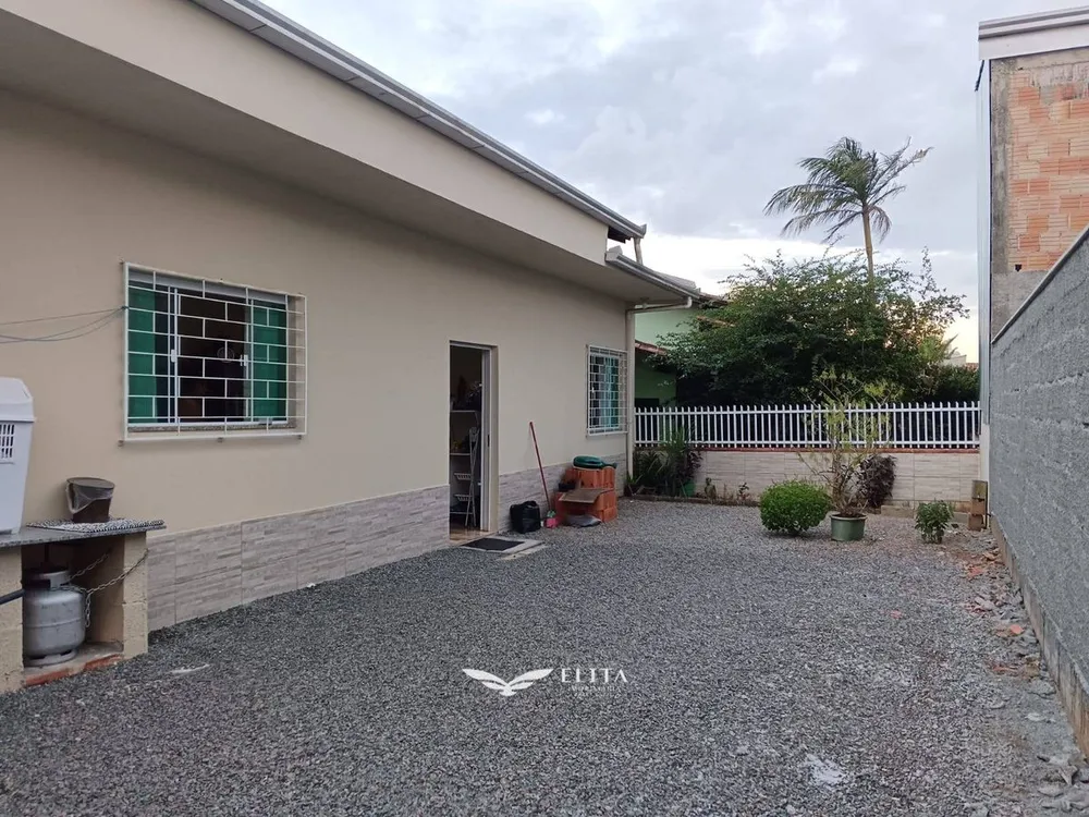 Casa, 4 quartos, 138 m² - Foto 1