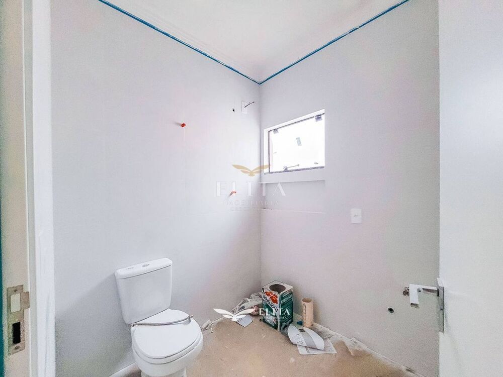 Casa à venda com 2 quartos, 61m² - Foto 3