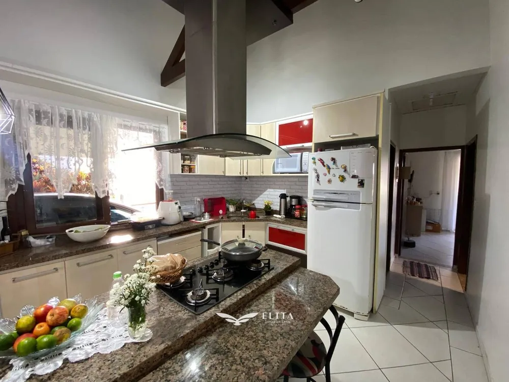 Casa, 3 quartos, 180 m² - Foto 1