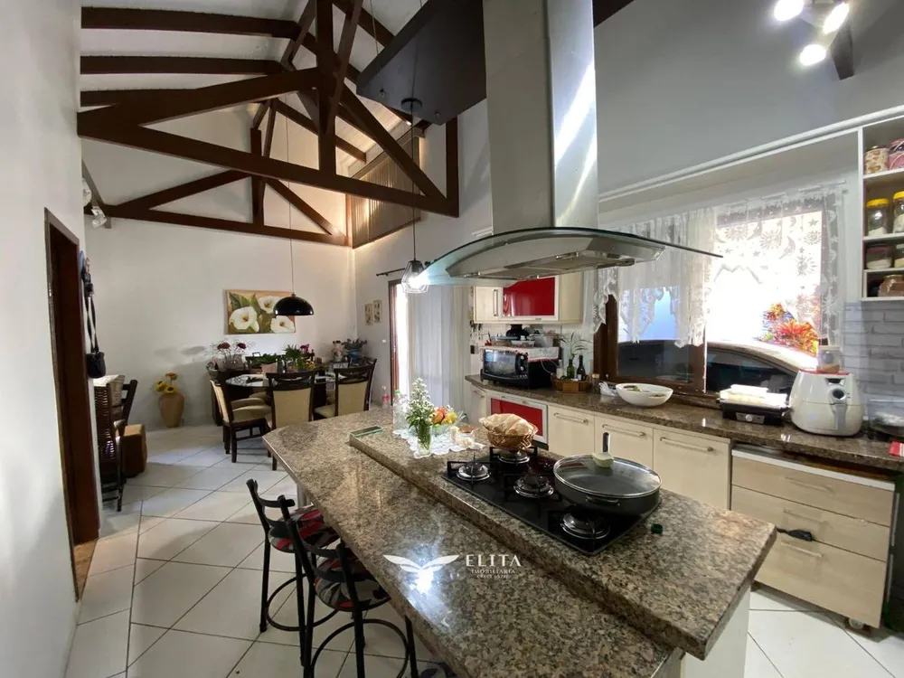 Casa, 3 quartos, 180 m² - Foto 2