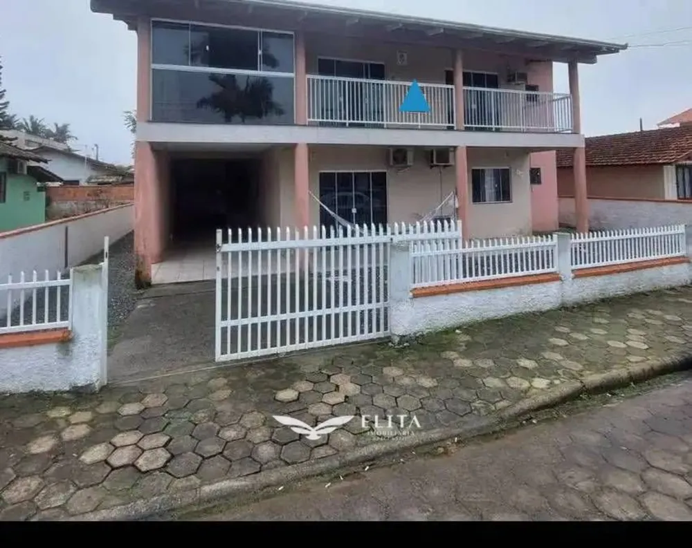 Sobrado, 5 quartos, 180 m² - Foto 1