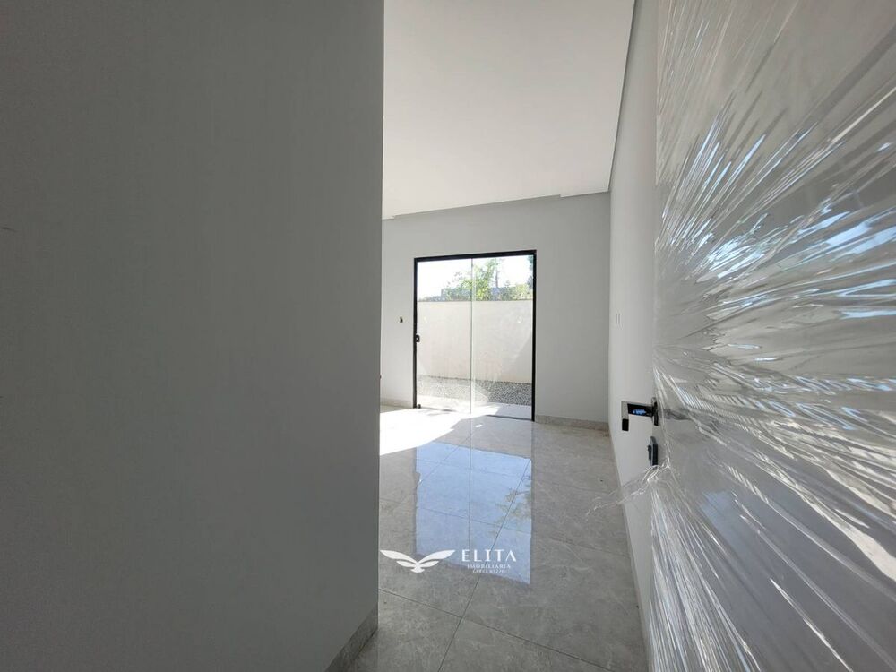 Casa à venda com 3 quartos, 86m² - Foto 2