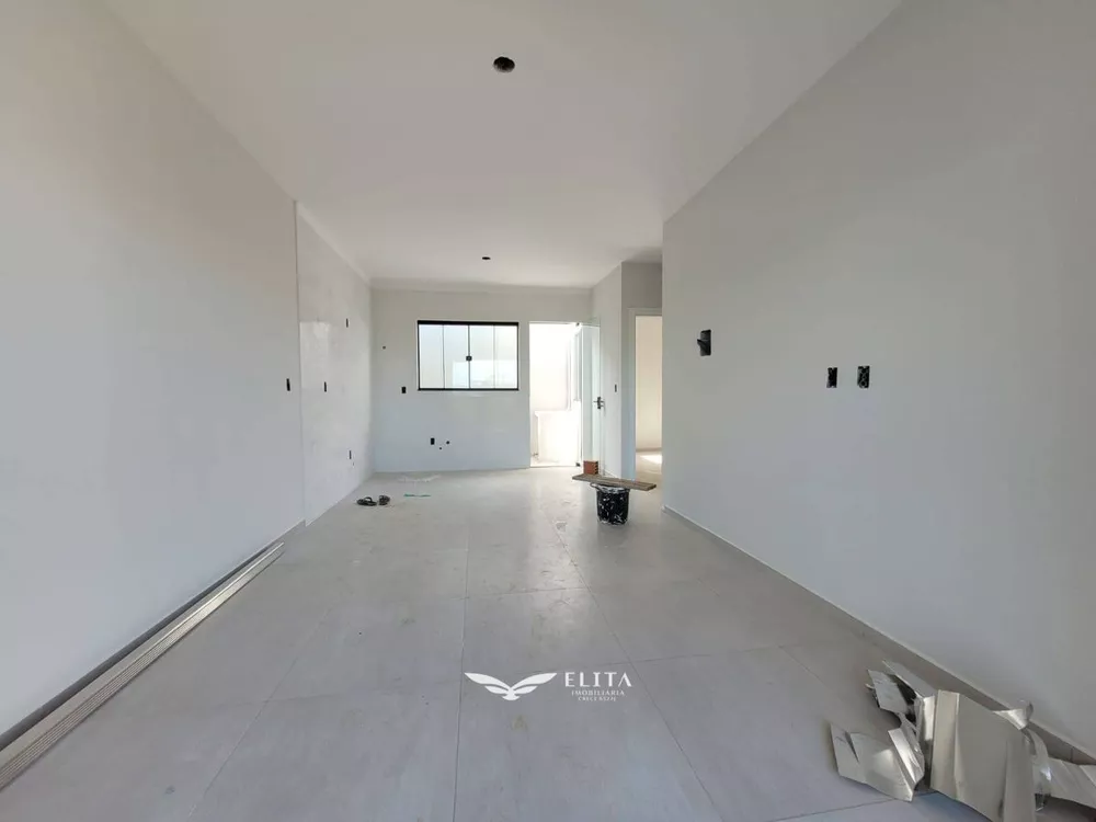 Casa à venda com 2 quartos, 54m² - Foto 4