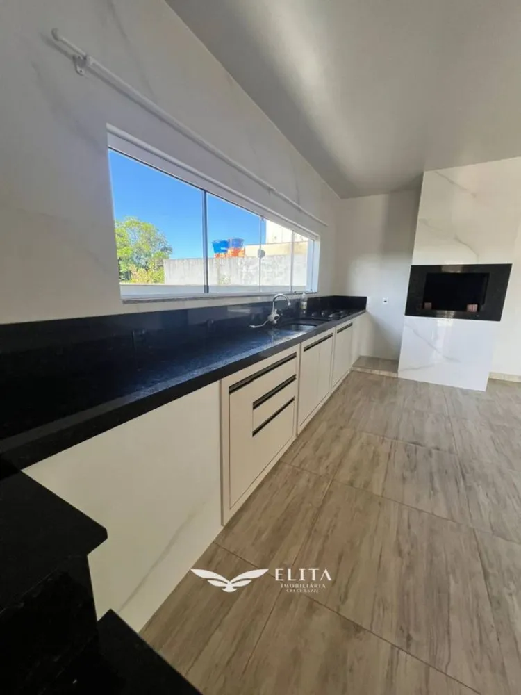 Casa, 3 quartos, 196 m² - Foto 1
