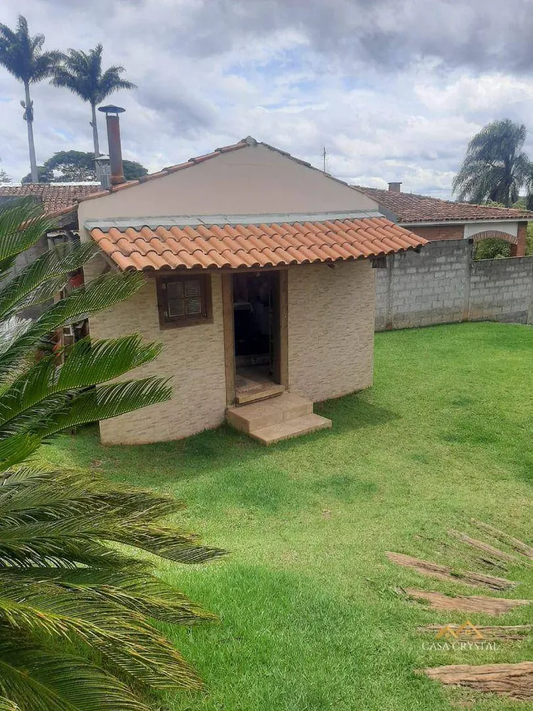 Chácara, 3 quartos, 1139 m² - Foto 2