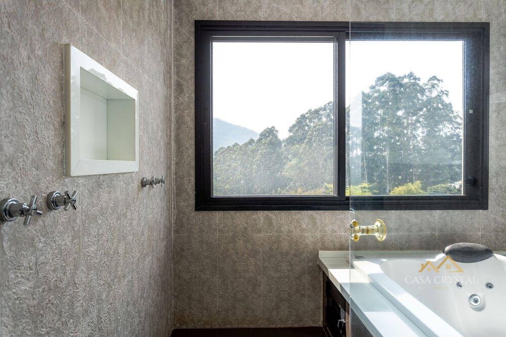 Casa de Condomínio à venda e aluguel com 4 quartos, 620m² - Foto 2