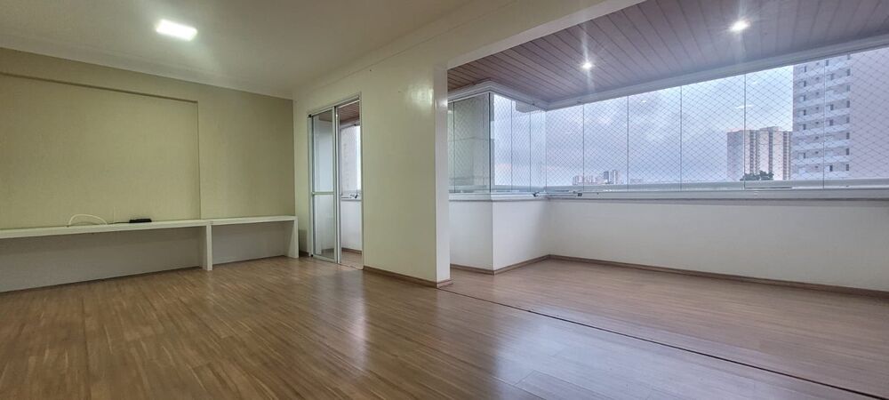 Apartamento à venda com 3 quartos, 114m² - Foto 1