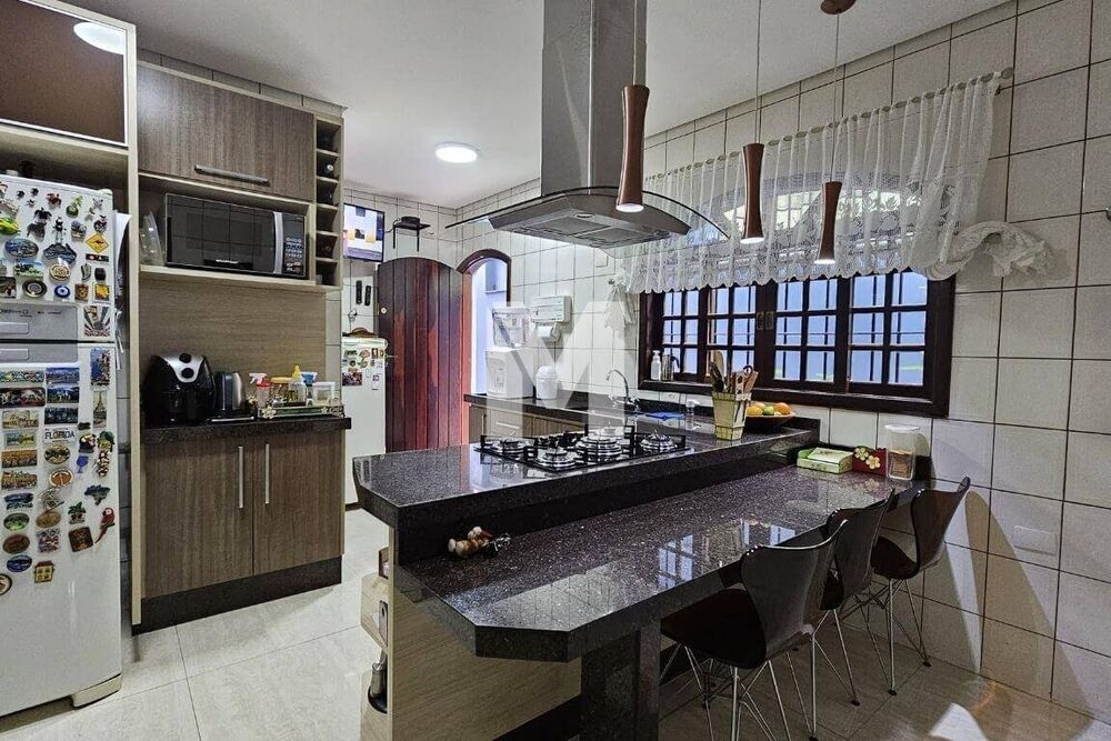 Casa, 3 quartos, 175 m² - Foto 1