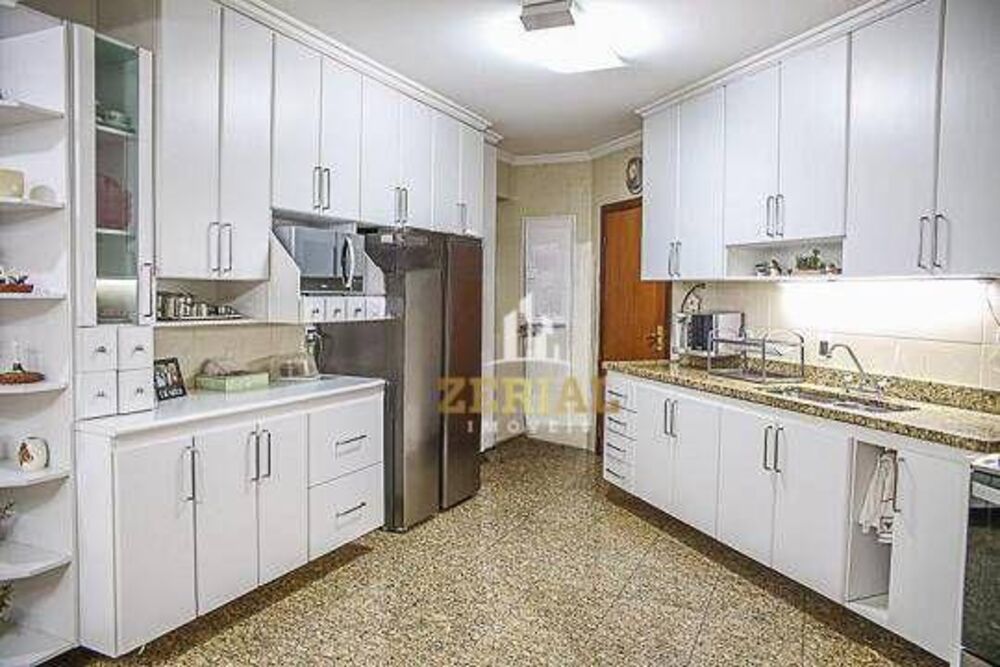 Apartamento à venda com 3 quartos, 207m² - Foto 5