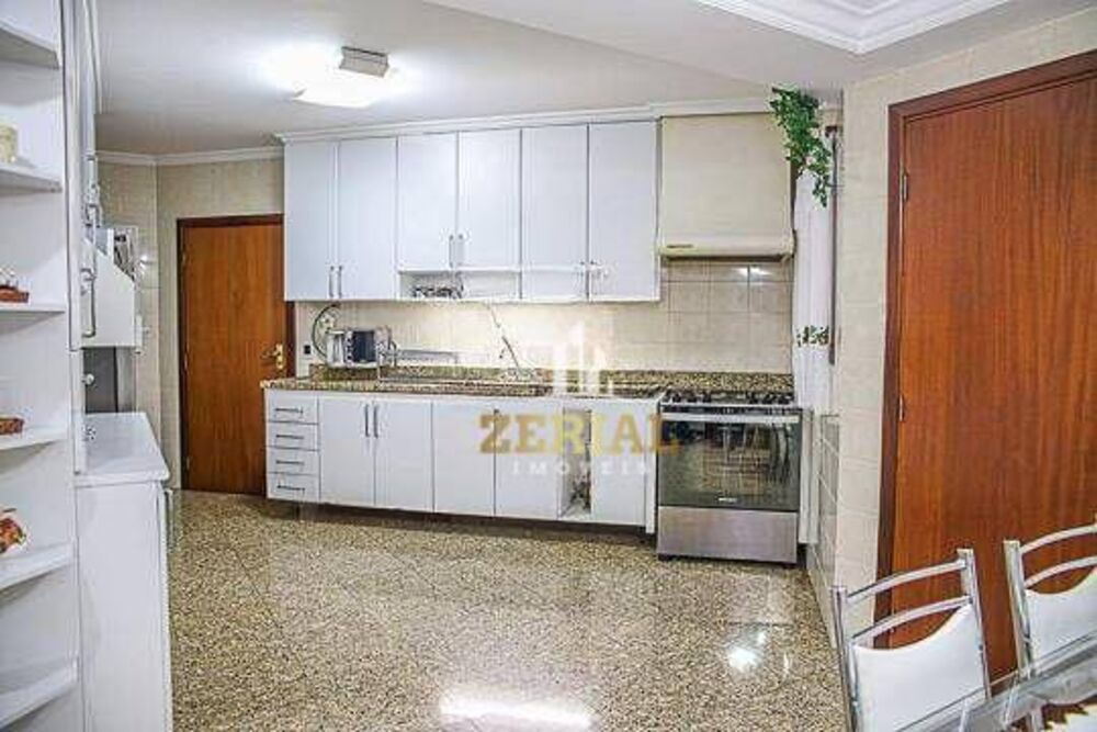 Apartamento à venda com 3 quartos, 207m² - Foto 4