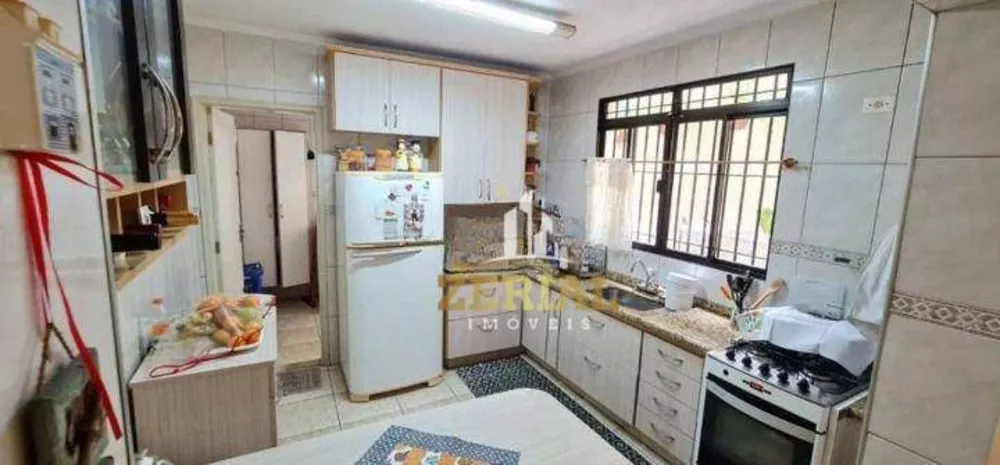 Sobrado à venda com 3 quartos, 250m² - Foto 3