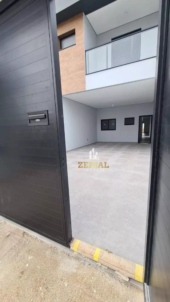 Sobrado à venda com 3 quartos, 236m² - Foto 1