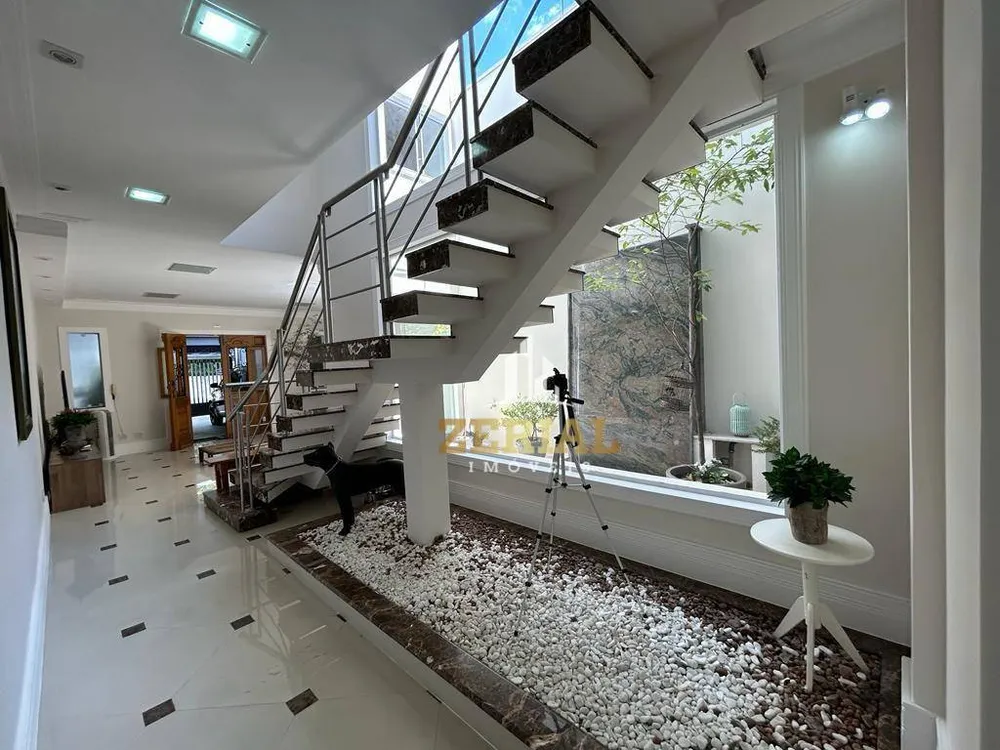 Sobrado, 3 quartos, 242 m² - Foto 4