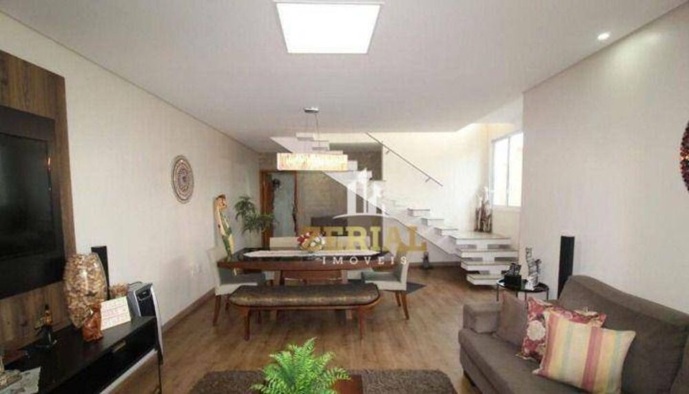 Sobrado, 4 quartos, 240 m² - Foto 1