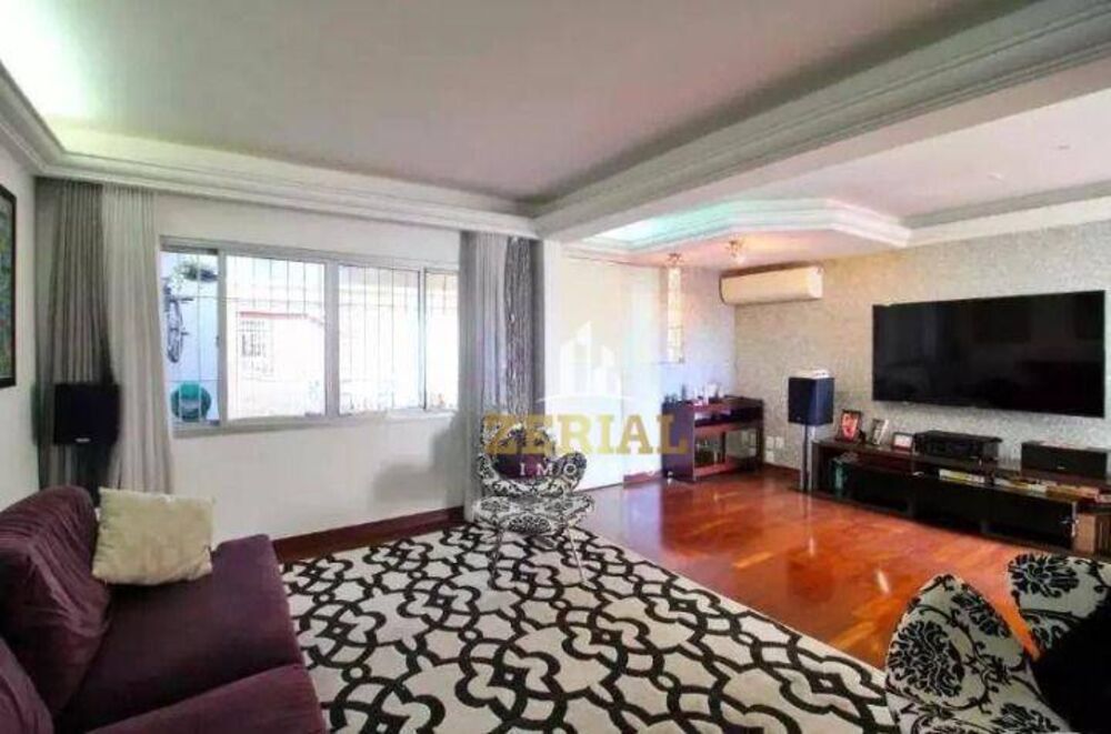 Sobrado à venda com 4 quartos, 250m² - Foto 1