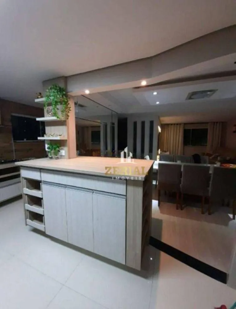 Sobrado, 3 quartos, 248 m² - Foto 2