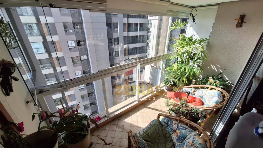 Apartamento à venda com 3 quartos, 120m² - Foto 1