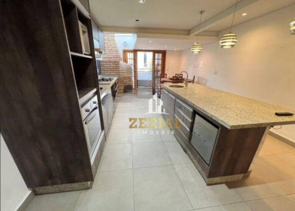 Sobrado para alugar com 3 quartos, 254m² - Foto 1