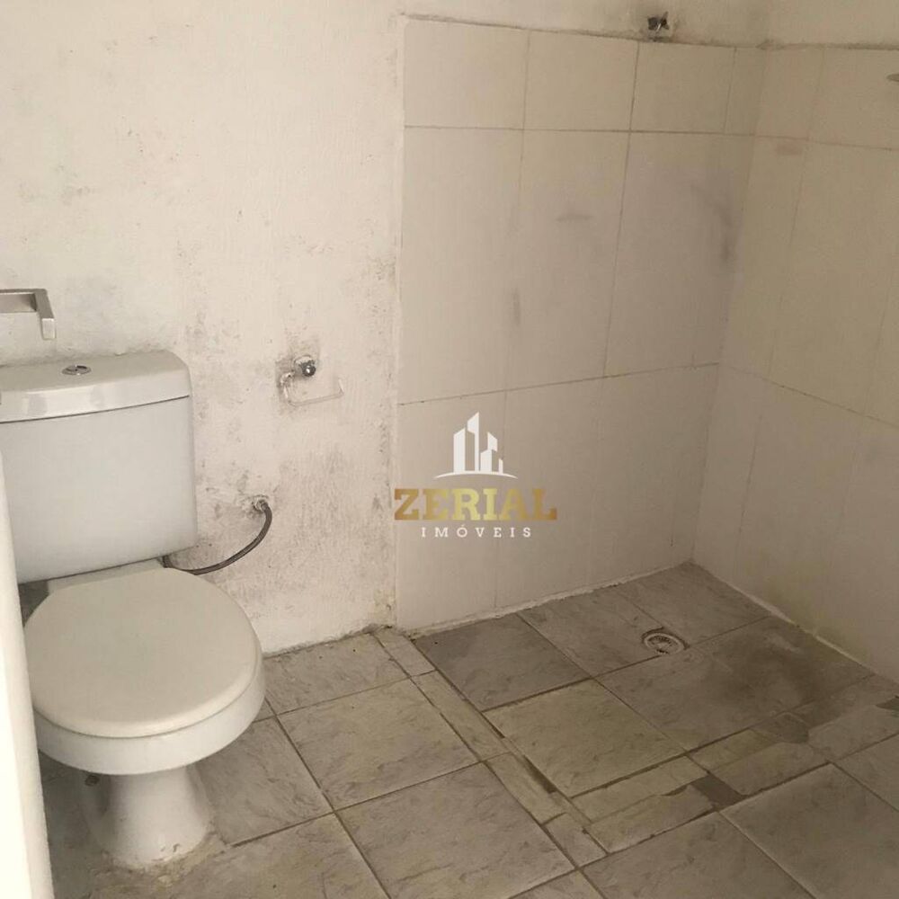 Sobrado à venda com 8 quartos, 240m² - Foto 4