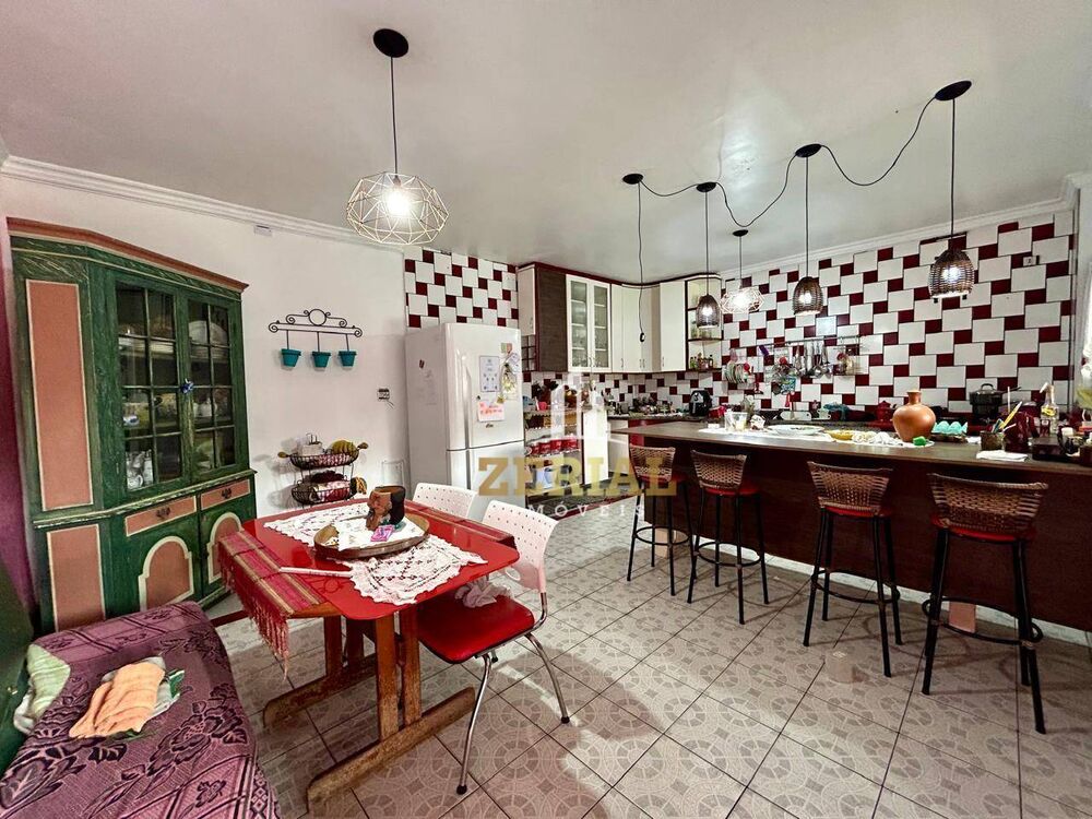 Sobrado, 5 quartos, 300 m² - Foto 1