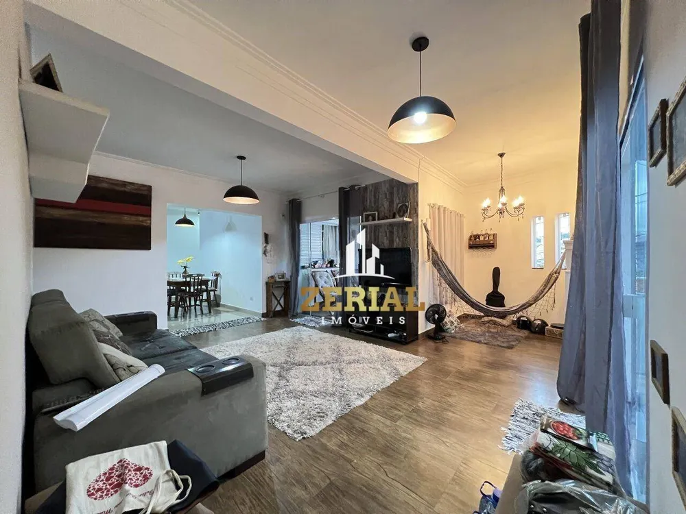 Sobrado, 3 quartos, 207 m² - Foto 1