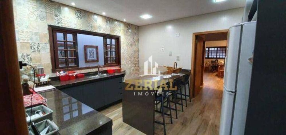 Casa à venda com 2 quartos, 280m² - Foto 2