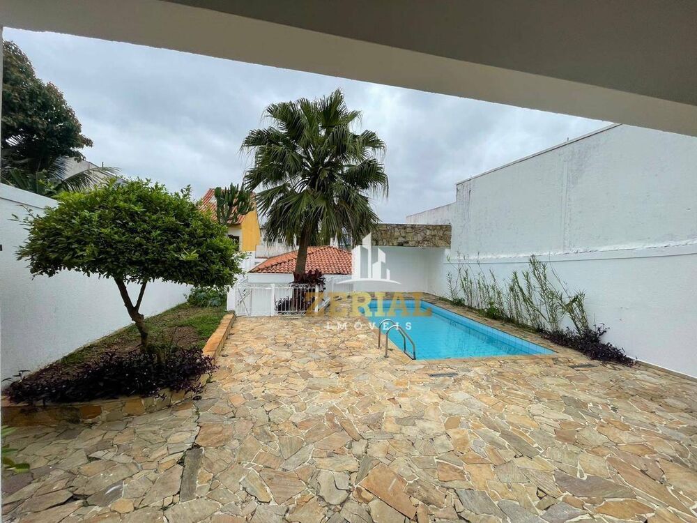 Casa, 3 quartos, 272 m² - Foto 1