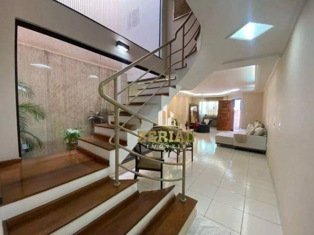 Sobrado, 3 quartos, 422 m² - Foto 1