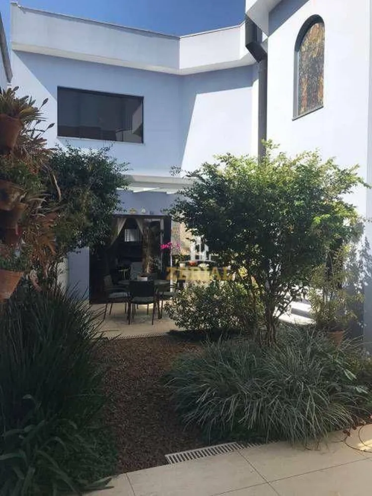 Sobrado, 4 quartos, 318 m² - Foto 1