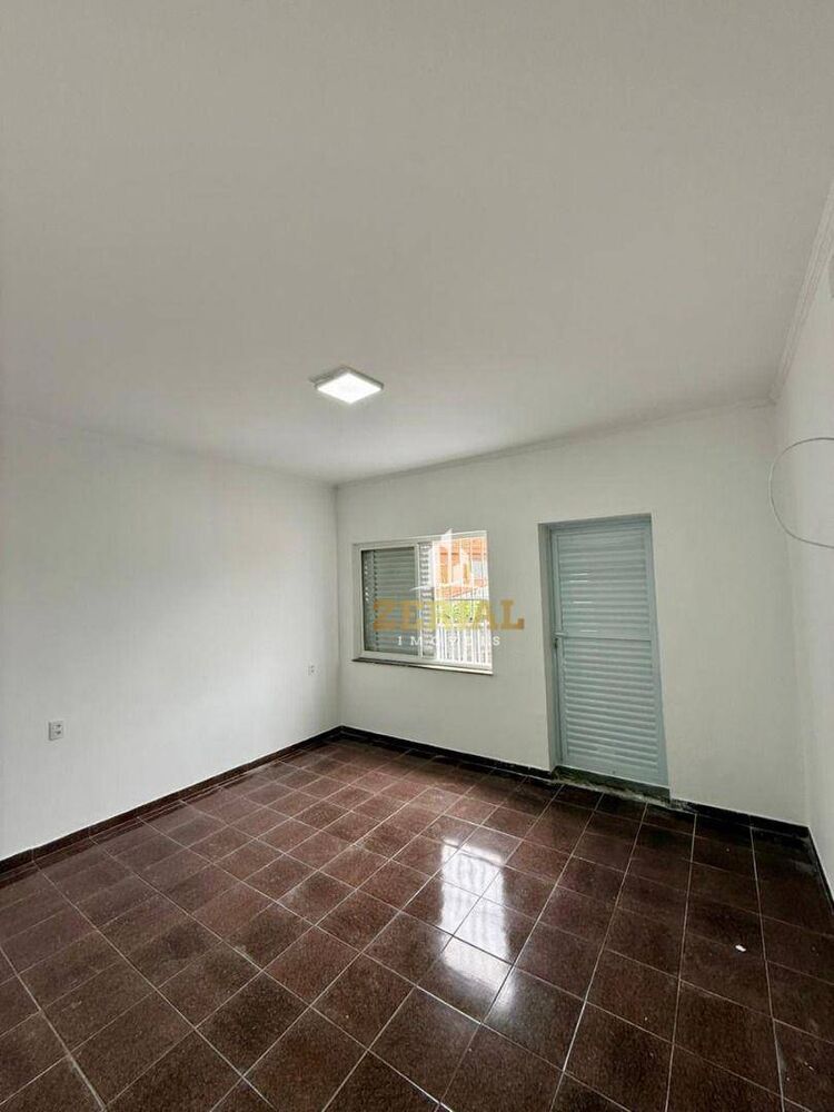Casa à venda com 2 quartos, 189m² - Foto 2
