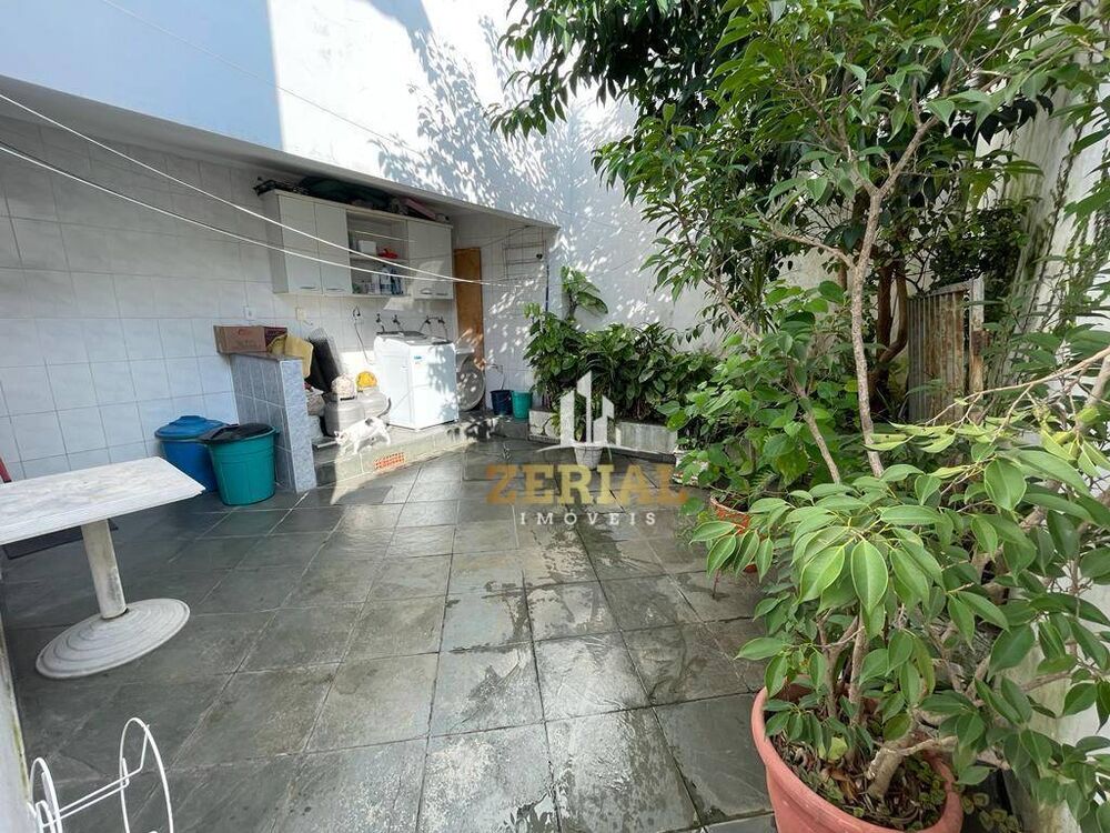 Sobrado, 3 quartos, 223 m² - Foto 1
