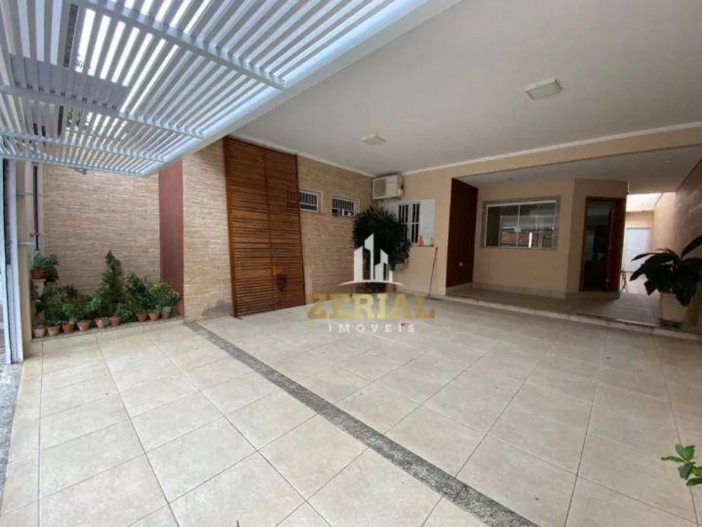 Casa à venda com 3 quartos, 193m² - Foto 1