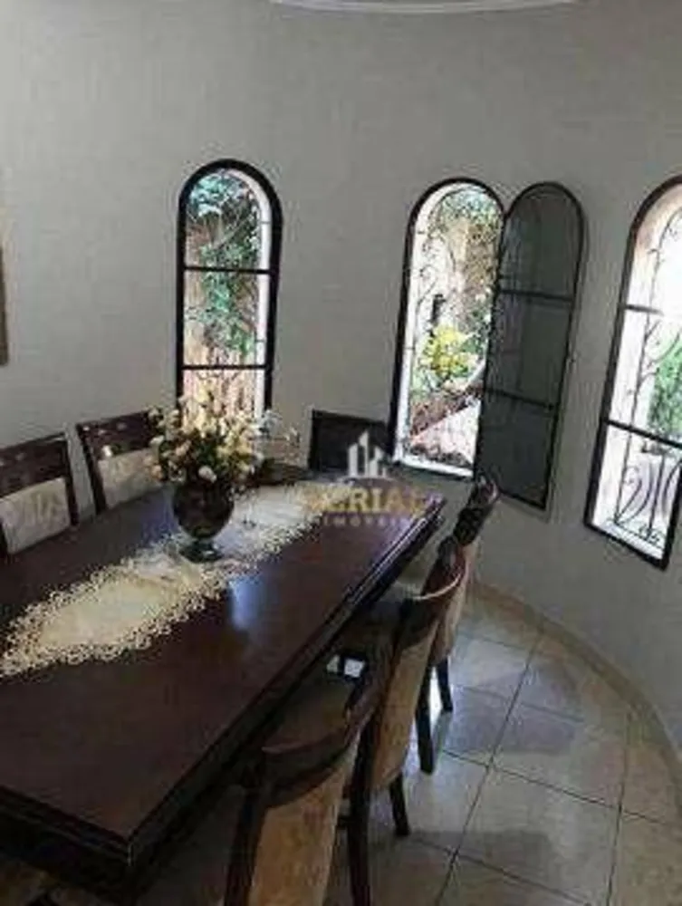 Casa, 3 quartos, 200 m² - Foto 1