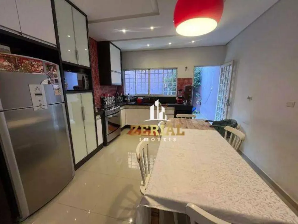 Casa, 3 quartos, 202 m² - Foto 1